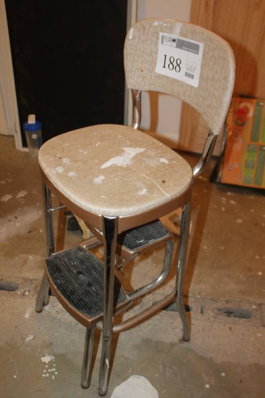 lot 188 image: Bar Chair w Leg Extension