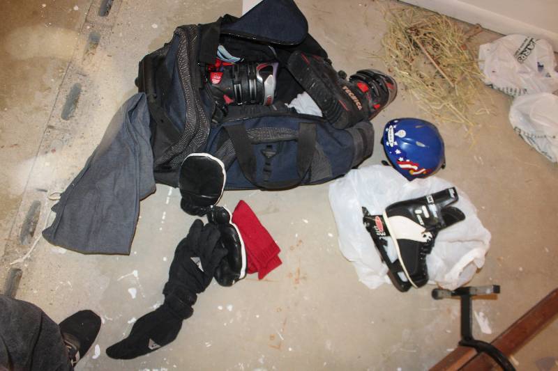lot 187 image: Ice Skate Equipment Includes Pro 3 Lite Skates, Helmet, Pads