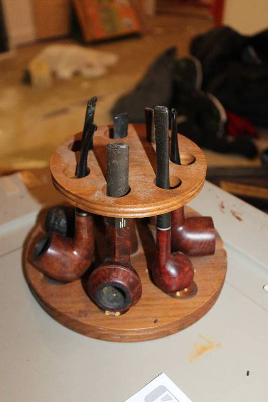 lot 194 image: Lot of (7) Tobacco Pipes, Holder