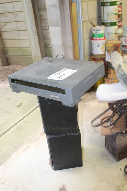 lot 201 image: Mitsubishi Stereo Video Cassette Recorder Hi-Fi VHS Player, JBL 8 ohm Speakers