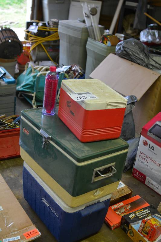 lot 283 image: Lot of (4) Water Coolers Includes 3-Ice Chests, 1-Water Bottle
