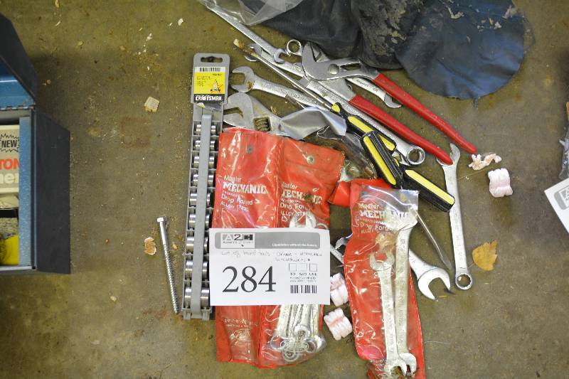 lot 284 image: Hand Tools Includes Drivers, Wrenches, Screwdrivers
