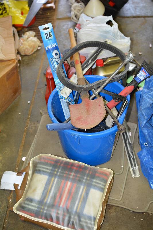lot 290 image: Automotive Supplies Includes Blankets, Shovel, Scraper, Wiper Blades, Oil, Mats, And More