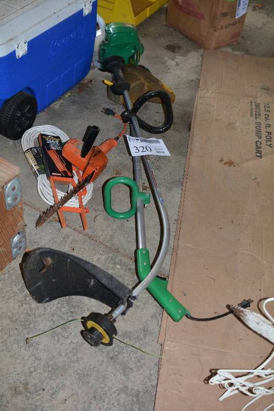 lot 320 image: Electric Weed Whip, Hedger, 16-Gauge Extension Cord, 150ft. Cord Manager