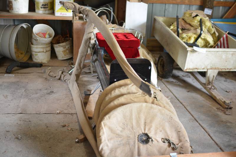 lot 324 image: Vintage Gerald Sulky Company Horse Buggy Kary-ett