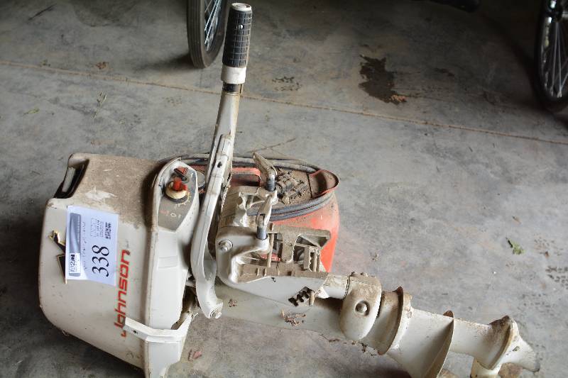 lot 338 image: Johnson Sea-Horse 5.5 hp Motor, Gas Tank