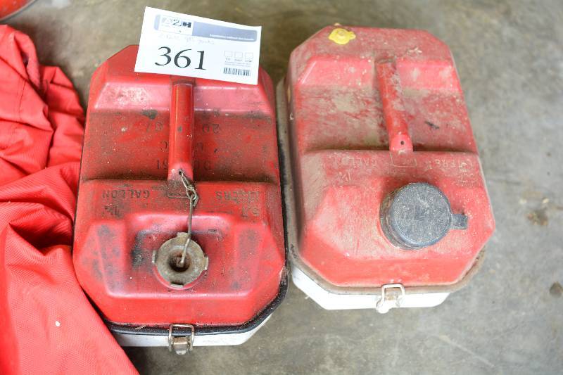 lot 361 image: Lot of (2) Blitz Gas Cans