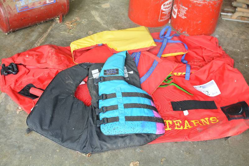 lot 362 image: Lot of (3) Water Sports Equipment Includes 2) Life Vests AND 1) Stearns Towable