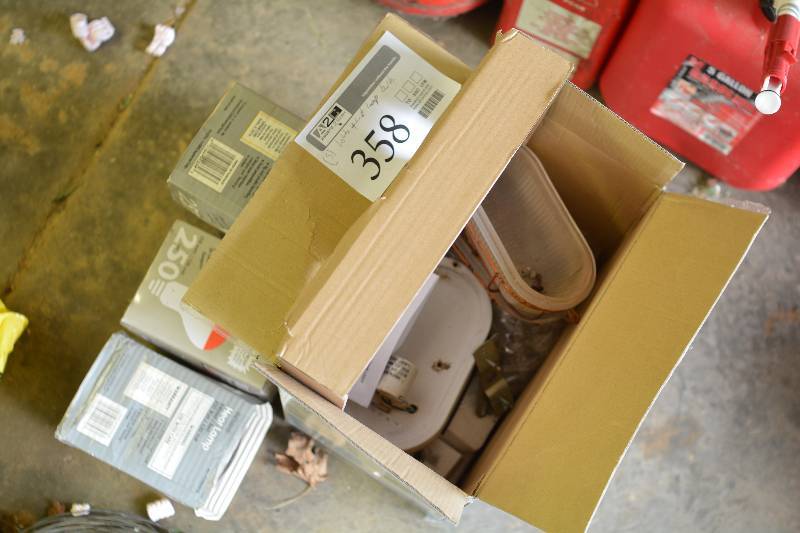 lot 358 image: Lot of (5) 250W Heat Lamps