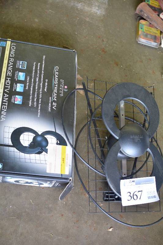 lot 367 image: Long Range HD TV Antenna