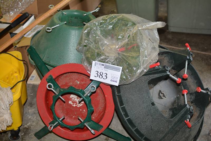 lot 383 image: Lot of (5) Christmas Tree Holders