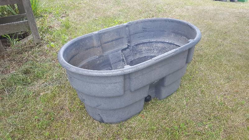 lot 32 image: Horse Water Trough