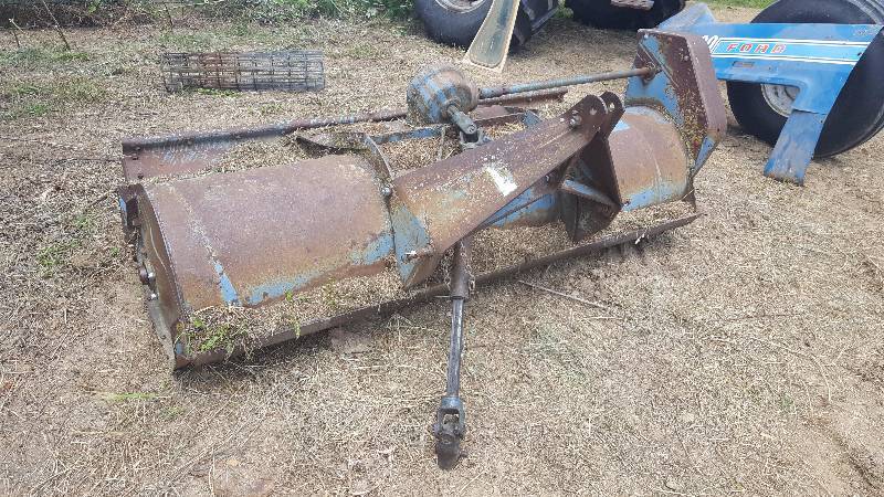 lot 30 image: Three Point Hitch Mount Ford Flail Mower w 75in. Roller