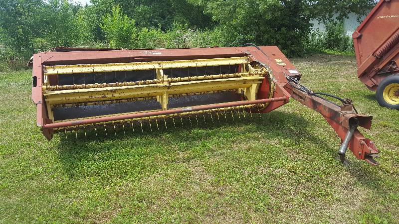 lot 17 image: New Holland Pull-Behind Haybine