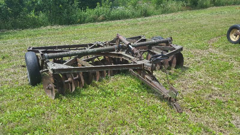 lot 20 image: Pull-Behind Disc Harrow