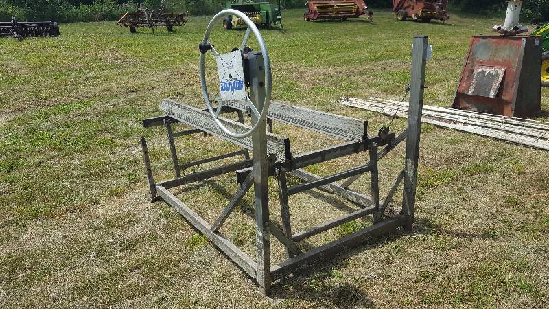 lot 24 image: Starr Industries Jet Ski Lift