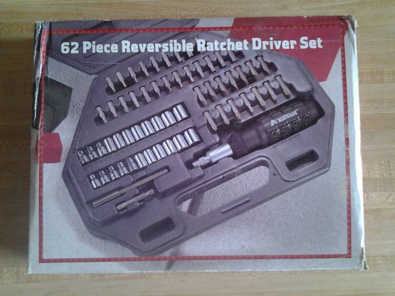 lot 10 image: New 62 Piece Ratchet Screw Driver Set