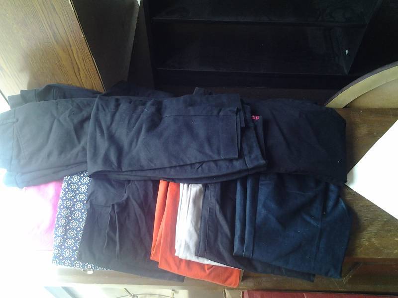 Dress CaprisCrops Size 24, 35 Large Assortment