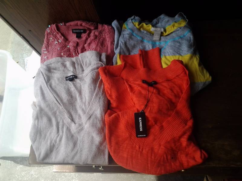 ExpressBebeBanana Republic Sweaters Size SM