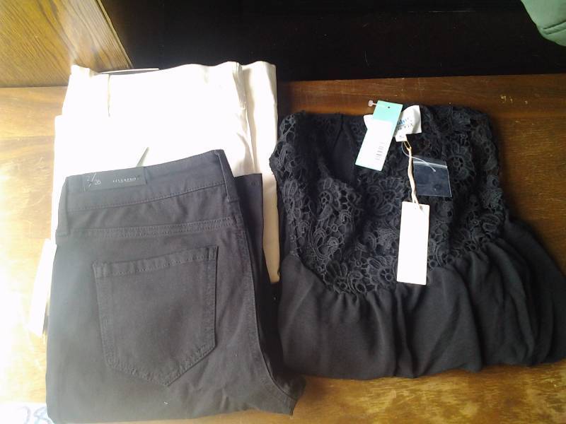 Brand New With Tags Stitch Fix-2 Bottoms Size 26- Top Size S