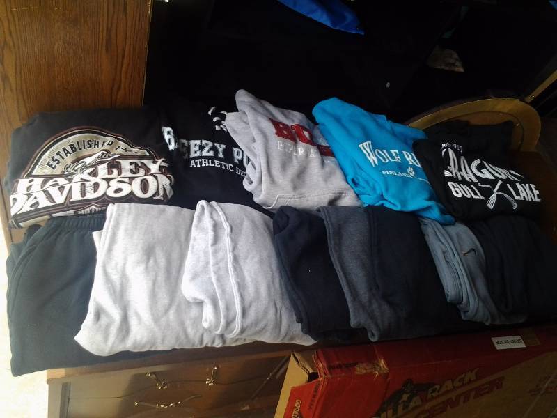 Lot Of Sweat Pants & Hoodies Size M