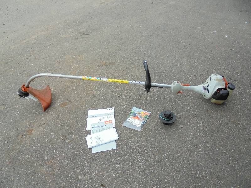 lot 4 image: Stihl Weed Trimmer