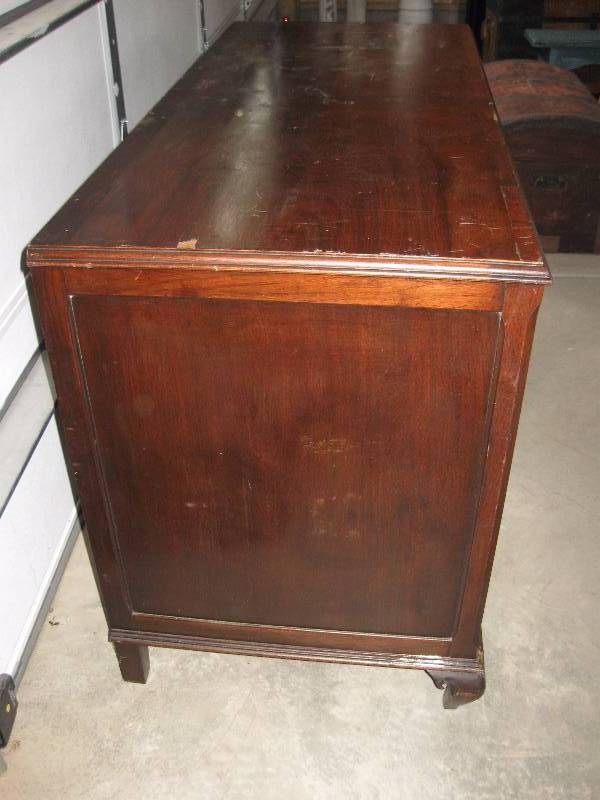 lot 1 image: Vintage Dresser with Deep Drawers - Ready for refresh