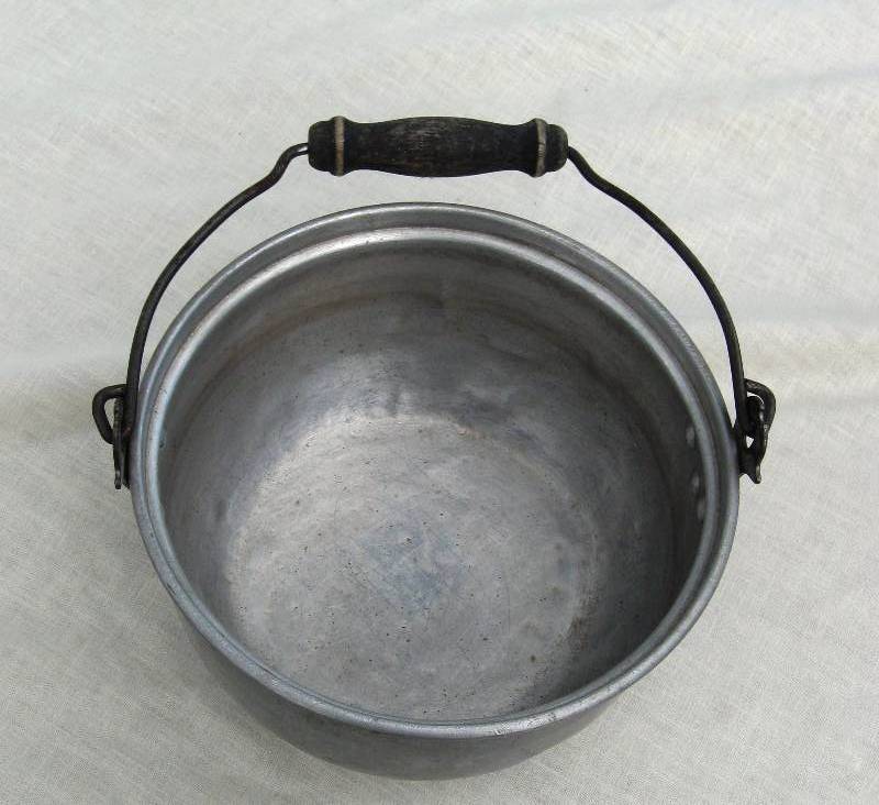 lot 30 image: Vintage Baking Pans, Tea Kettle & more