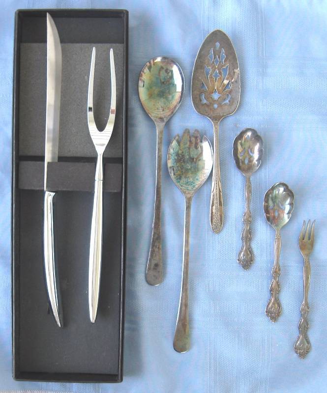 lot 100 image: MidCentury Carving & Steak Knife Sets  National & International Silverplate Serving Pieces
