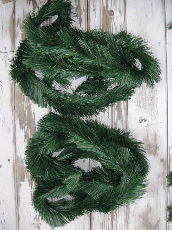 lot 76 image: 60 FT ARTIFICIAL EVERGREEN GARLANDS - GREAT CONDITION