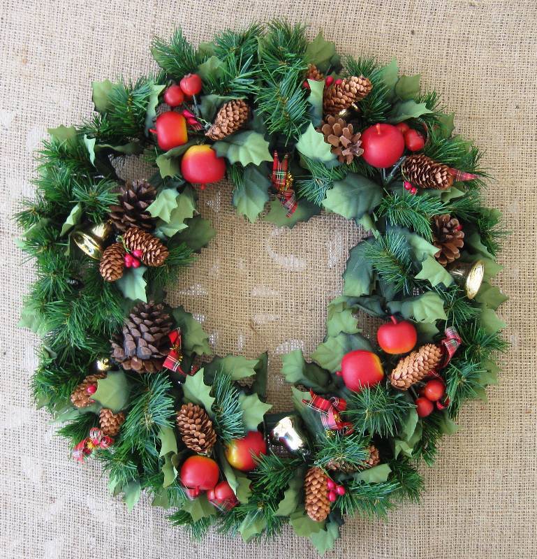 lot 74 image: Holly Berry Wreath with (2) Holly Berry Candle Holders & Pillar Candles w Orig Box
