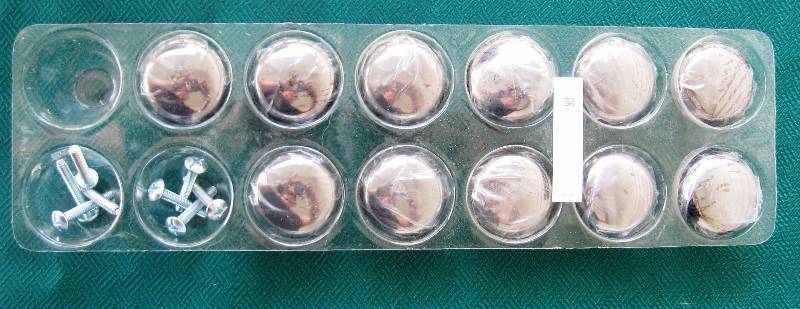 lot 85 image: Misc. Vintage Hardware   Knobs, Pulls, Feet