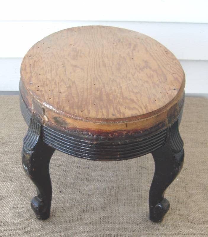 lot 94 image: Round Occasional Table & Wood Foot Rest - Re-fresh