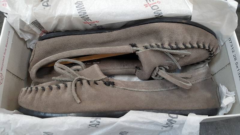 Womens Minnetonka Kilty Hards Gray Moccasins  Moccasin - 7.5