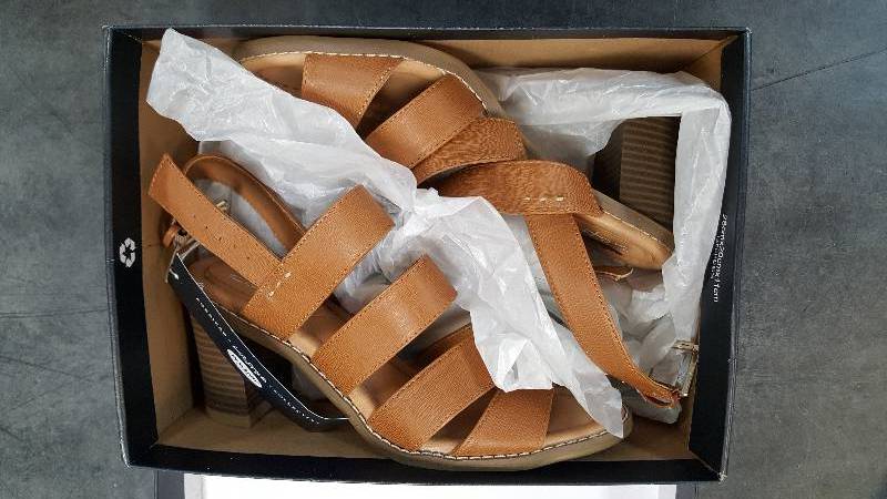 Womens Dr. Scholls Parkway Dr Caramel Sandal  Sandals - 8