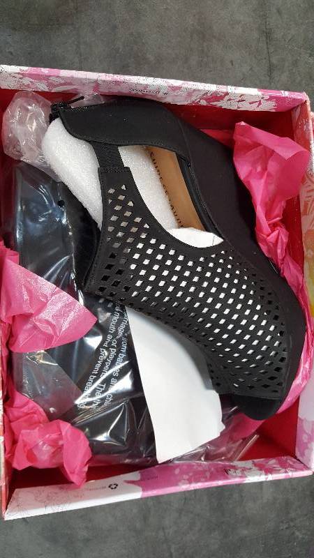 Womens Chinese Laundry Indie Black Wedge  Wedges - 11