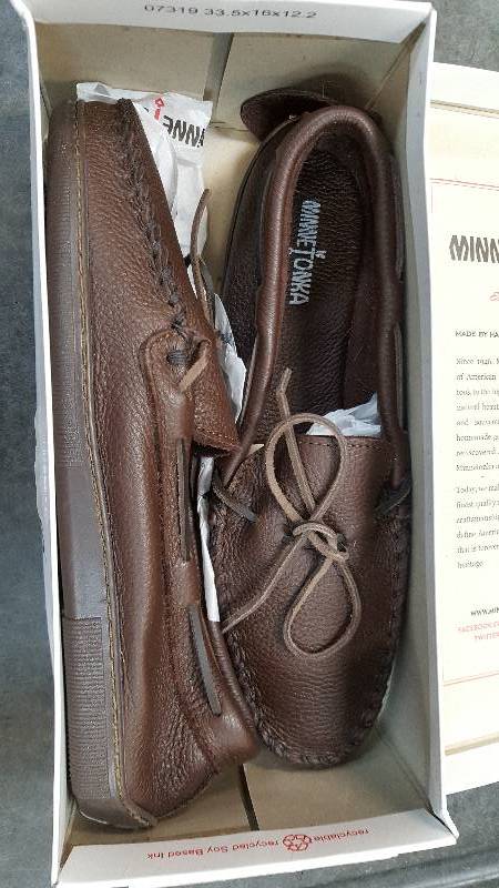 Mens Minnetonka Moosehide Chocolate Moccasin  Moccasins - 14