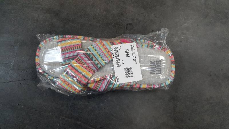 Womens MUK LUKS Magda Slipper  Slippers Pink Multi Color - L (9-10)