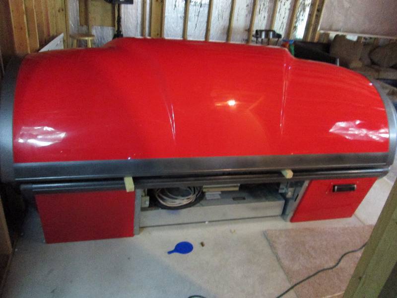 lot 1 image: Solar System 52 Platinum Tanning Bed