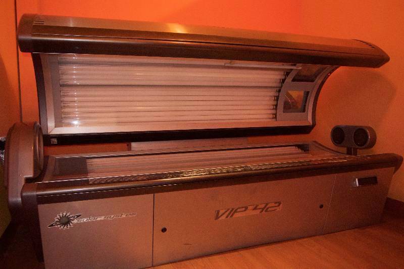 lot 3 image: Solar System VIP 42 Tanning Bed