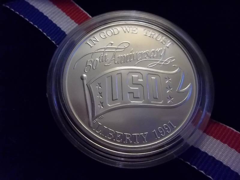 US USO Silver Dollar Comemmorative In Original Packaging & COA
