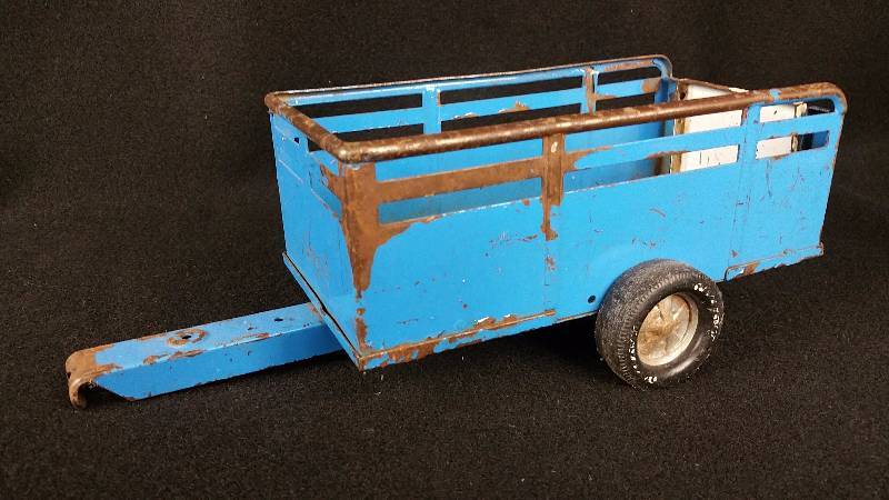 lot 48 image: Earlier Pressed Steel Stake Trailer w Gate