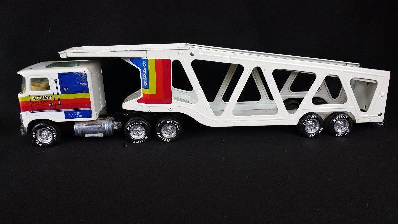 lot 50 image: Vintage Ideal 20 Pressed Steel Carrier Truck & Trailer