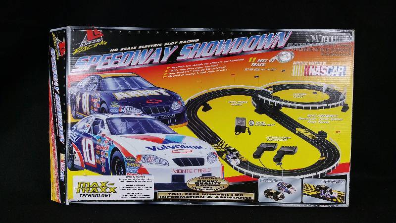 lot 60 image: LifeLike Racing HO Scale Slot Track