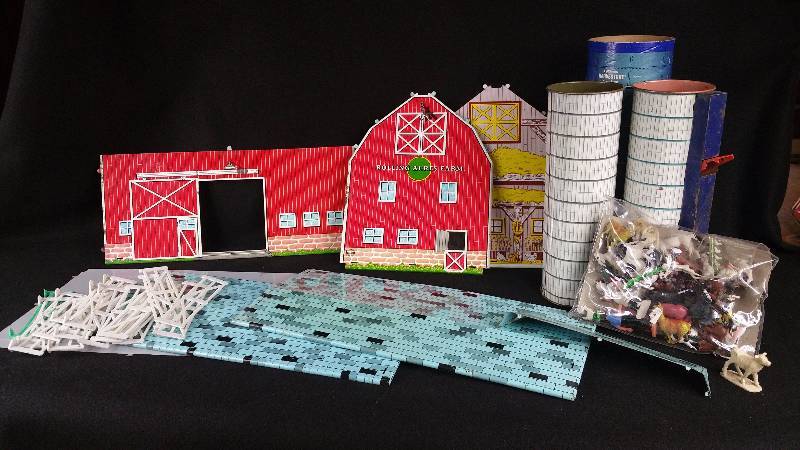 lot 61 image: Ohio Art Tin Litho Farm Set w Animals, Silos, Etc.
