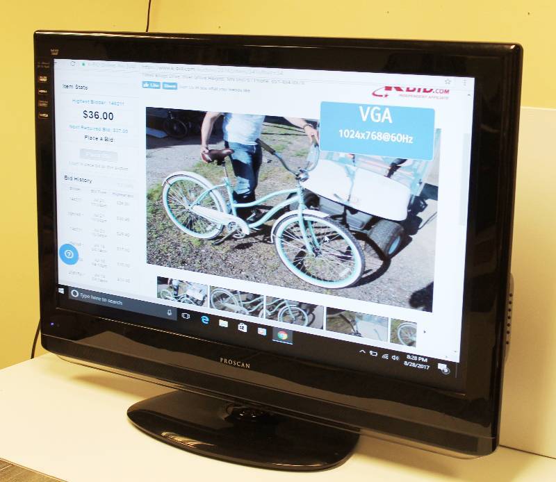 lot 16 image: 40 Inch HD TV