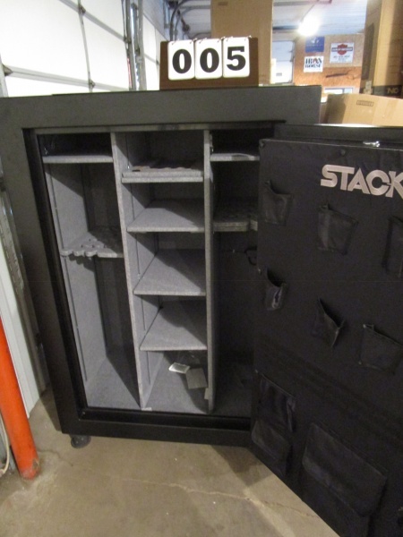 lot 5 image: Stack-On Elite 69 Gun Safe