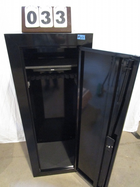 lot 33 image: Stack-On GunAmmo 22 Gun Security Cabinet
