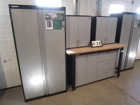 lot 38 image: Stack-On 7 Pc Garage Set