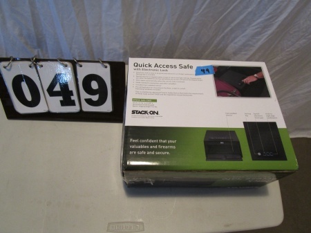 lot 49 image: Stack-On Quick Access Safe